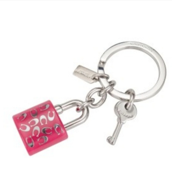 ✨️💞 *RARE** COACH Sprinkle C  Lock And Key Key Ring bag charm  ✨️💞 - Picture 3 of 6
